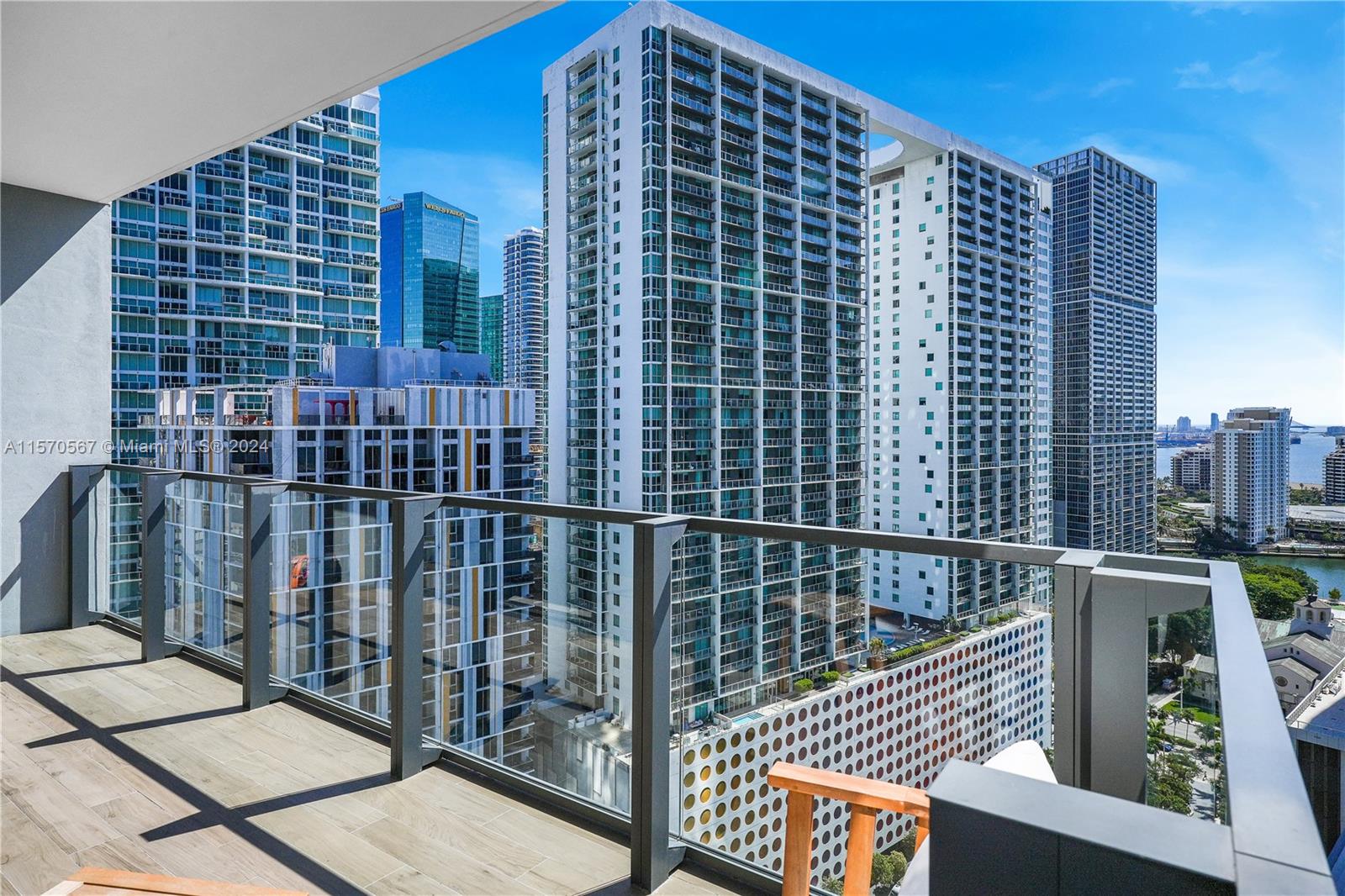 REACH CONDO - Residential Lease