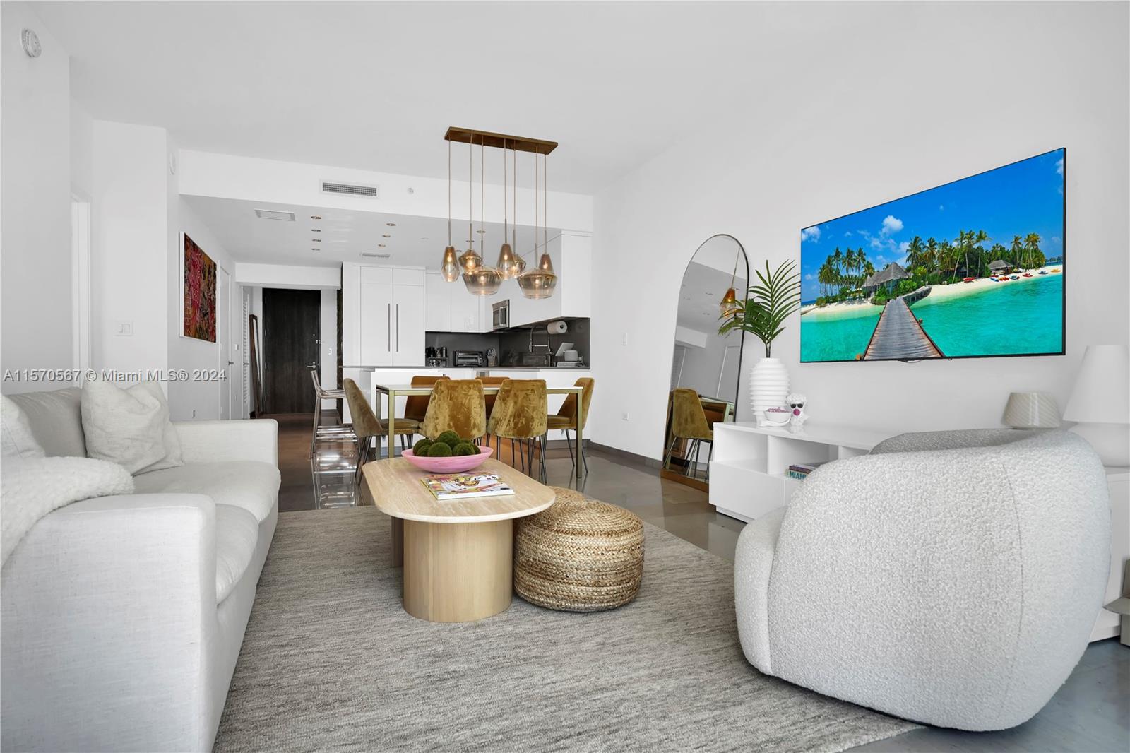 REACH CONDO - Residential Lease