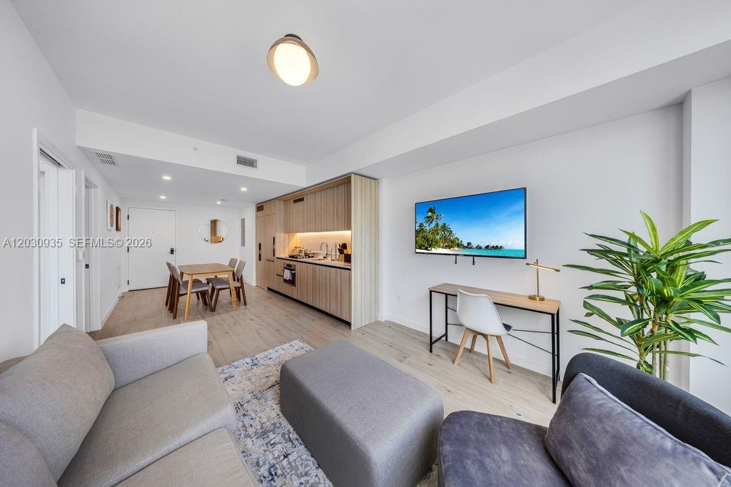District 225 Miami - Residential