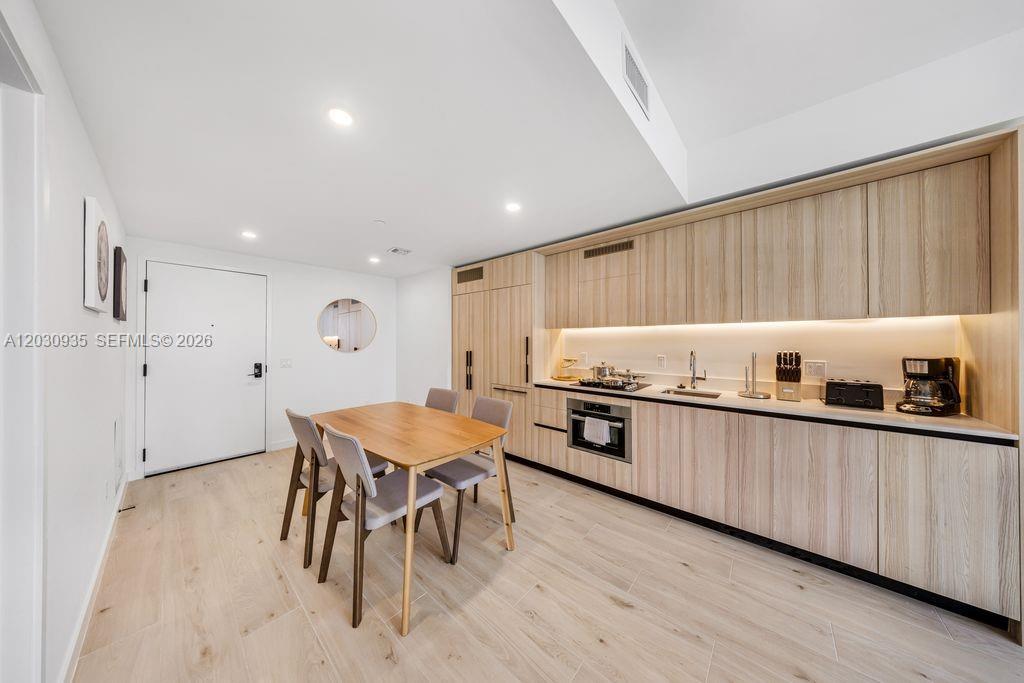 District 225 Miami - Residential
