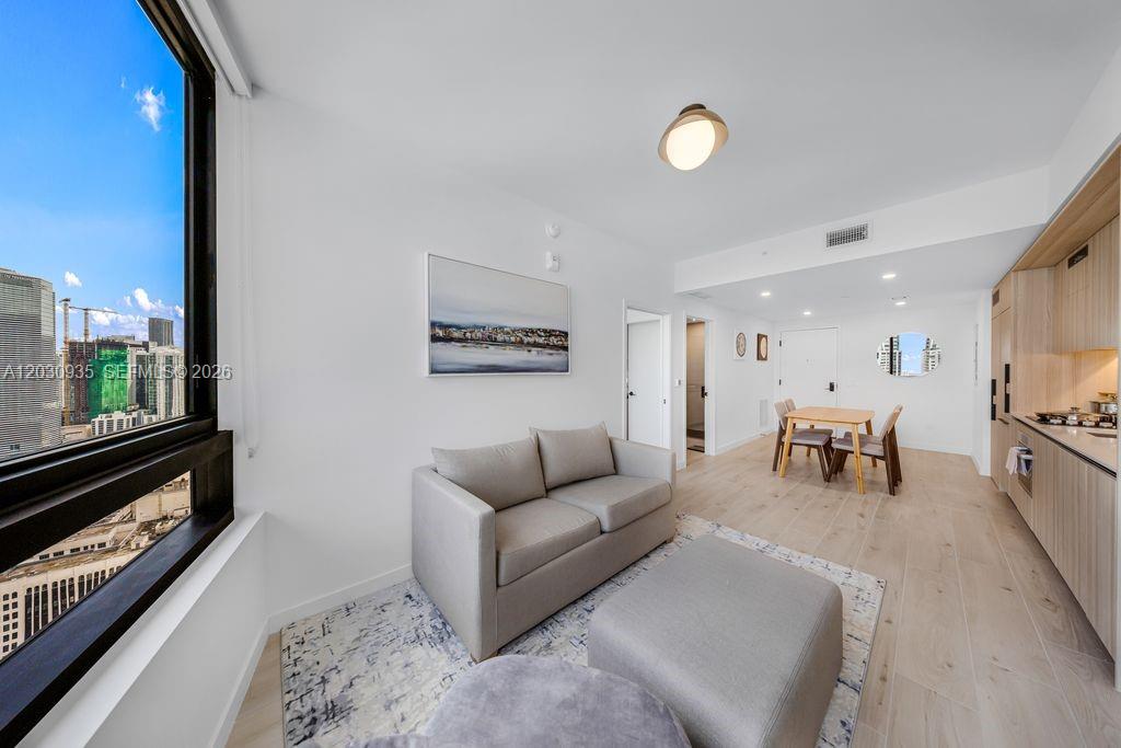 District 225 Miami - Residential