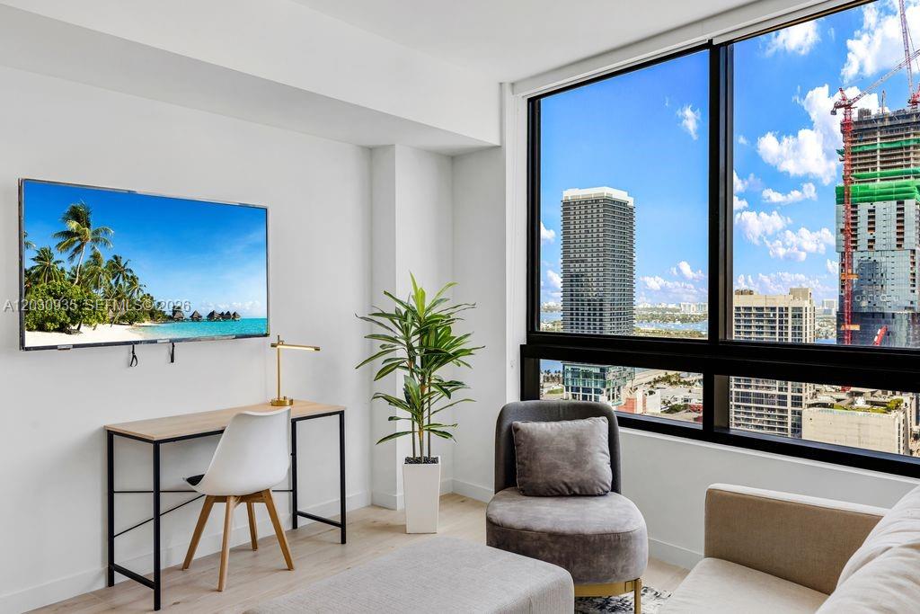 District 225 Miami - Residential