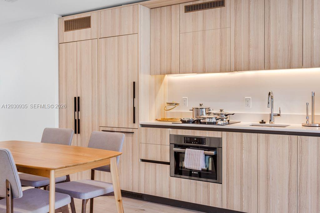 District 225 Miami - Residential