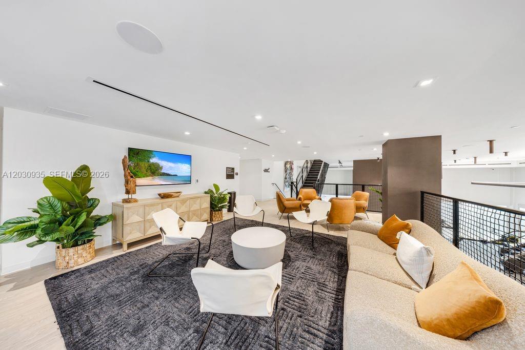 District 225 Miami - Residential