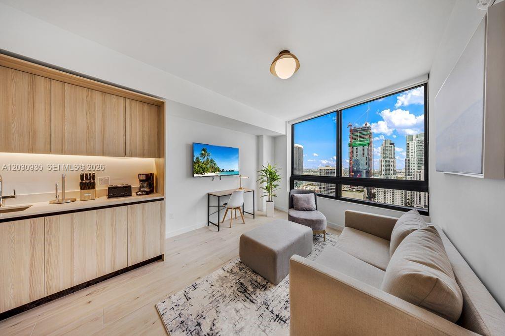 District 225 Miami - Residential