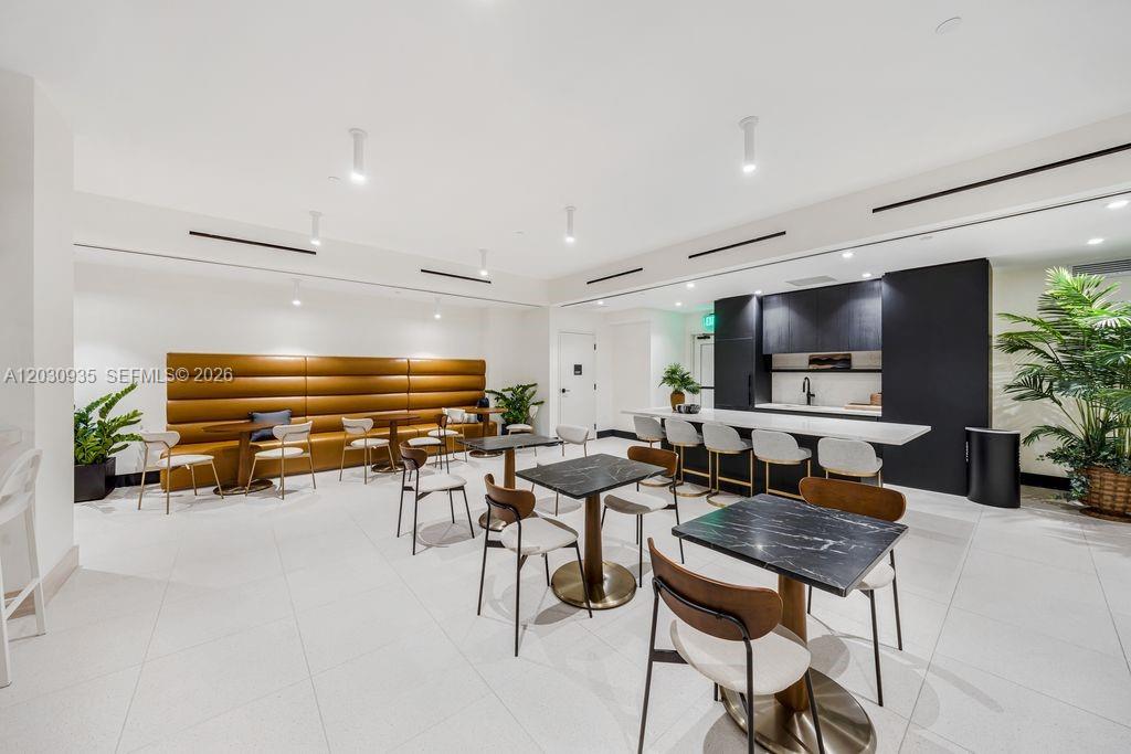 District 225 Miami - Residential