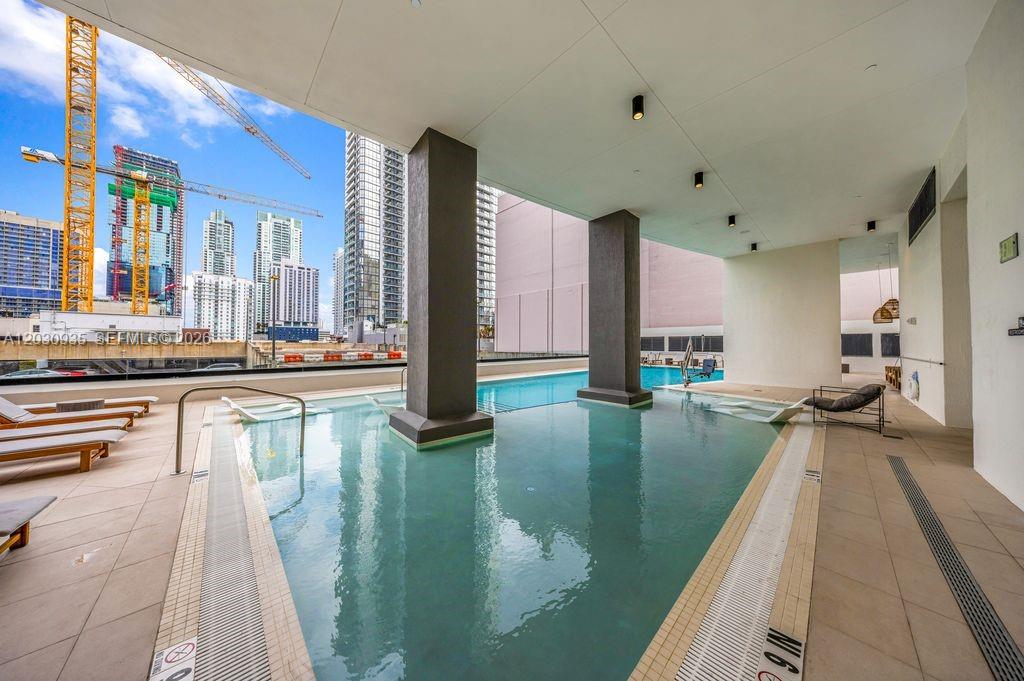 District 225 Miami - Residential