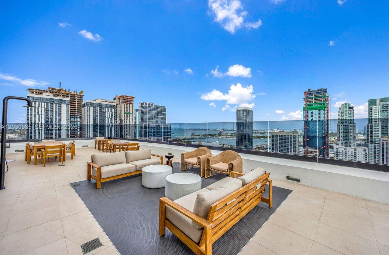 District 225 Miami - Residential