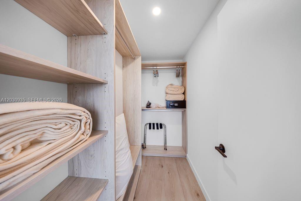 District 225 Miami - Residential