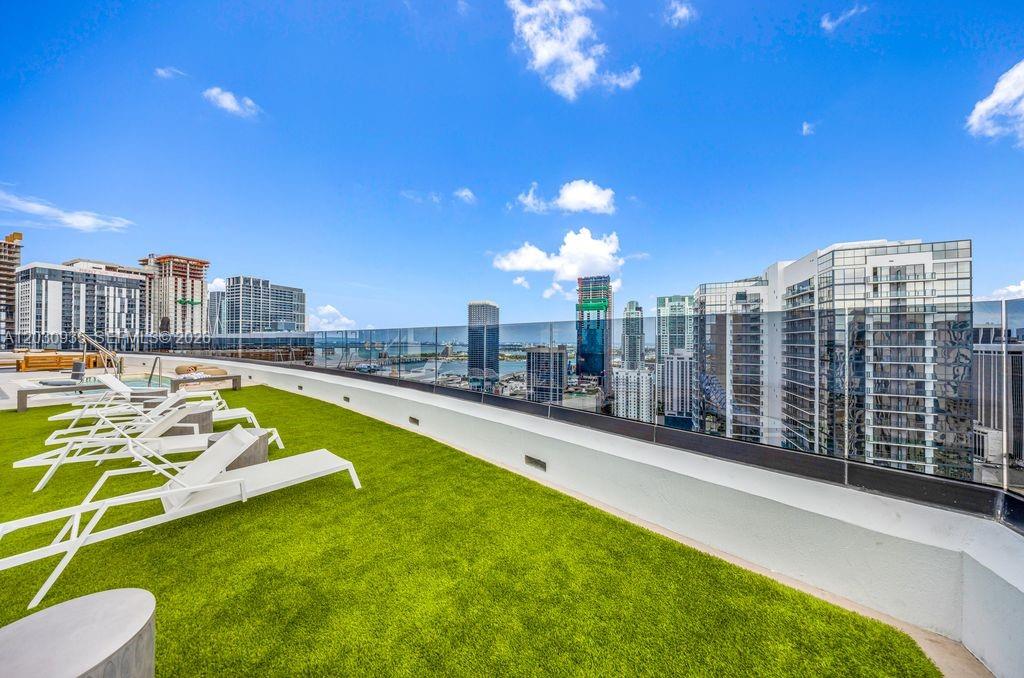 District 225 Miami - Residential