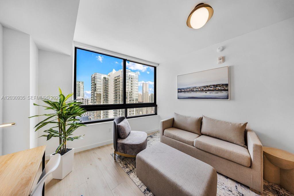 District 225 Miami - Residential