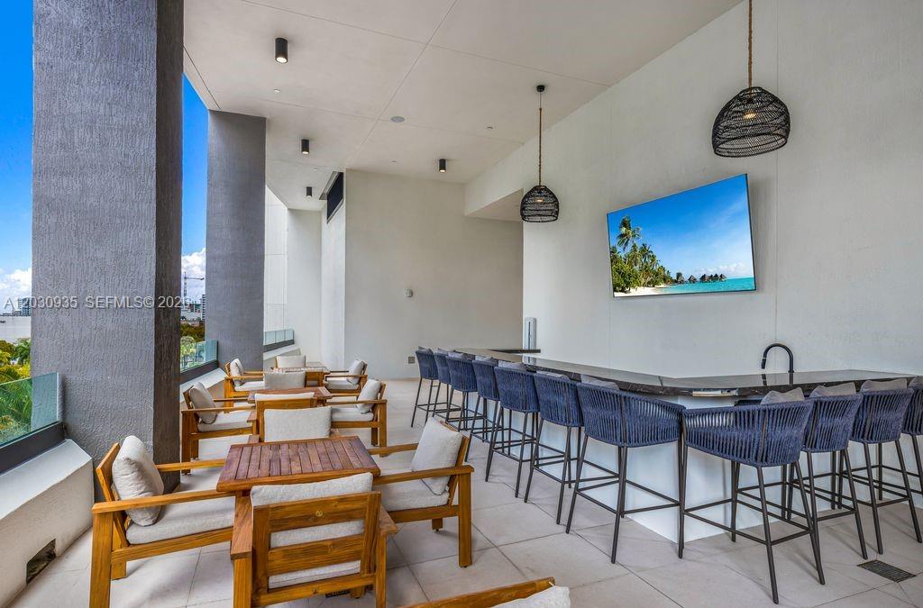 District 225 Miami - Residential
