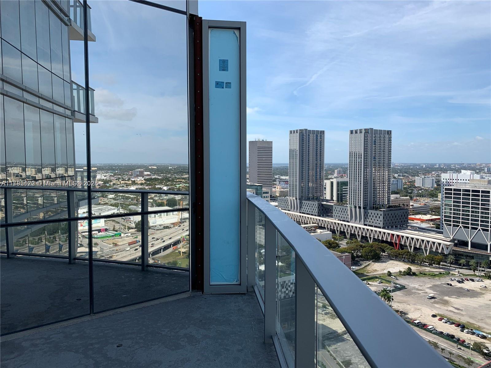 PARAMOUNT MIAMI WORLDCENT - Residential
