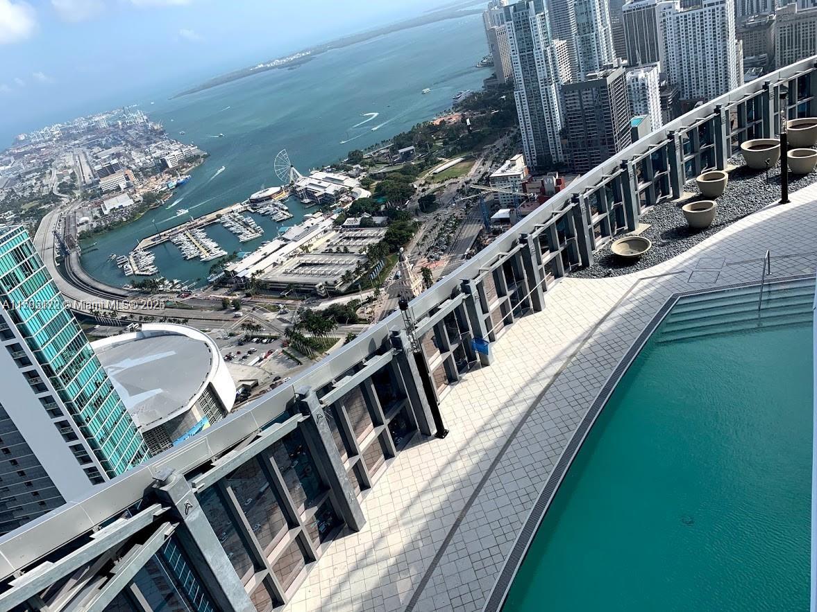 PARAMOUNT MIAMI WORLDCENT - Residential