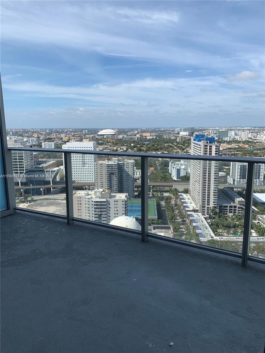 PARAMOUNT MIAMI WORLDCENT - Residential