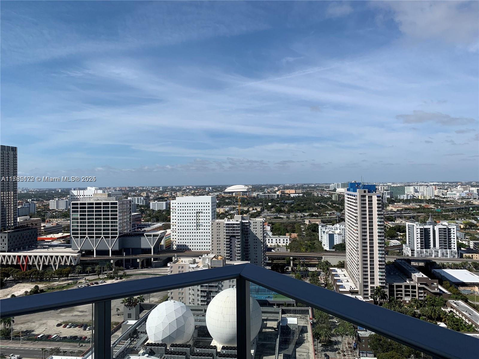 PARAMOUNT MIAMI WORLDCENT - Residential