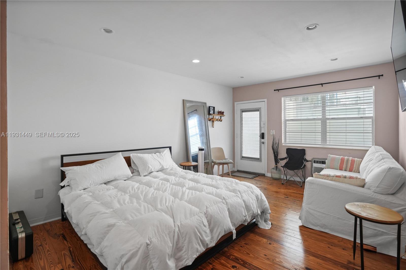OCEAN SHORE CO-OP APTS IN - Residential