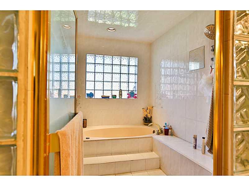 SOUTH SPRINGS HOMES - Residential