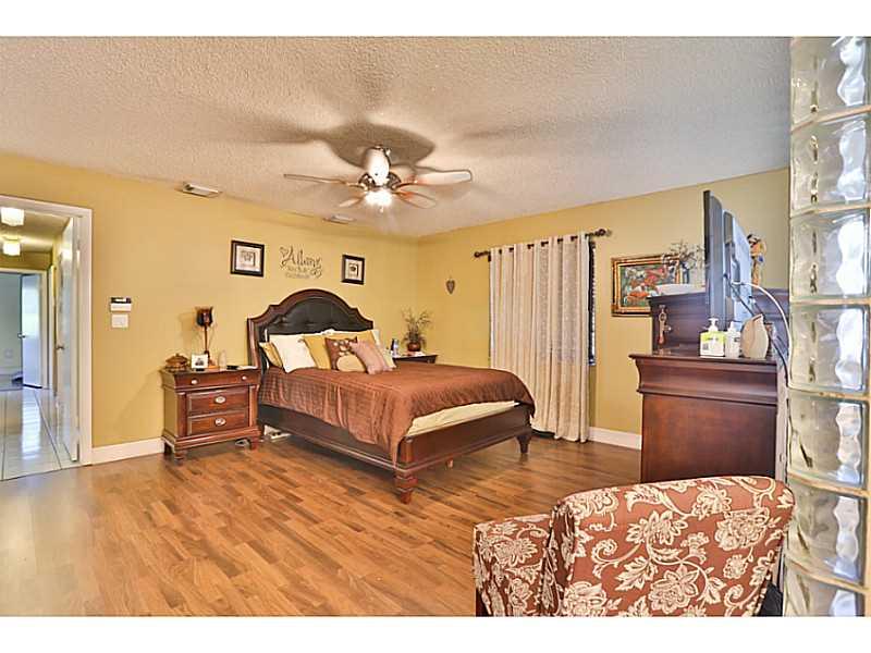 SOUTH SPRINGS HOMES - Residential