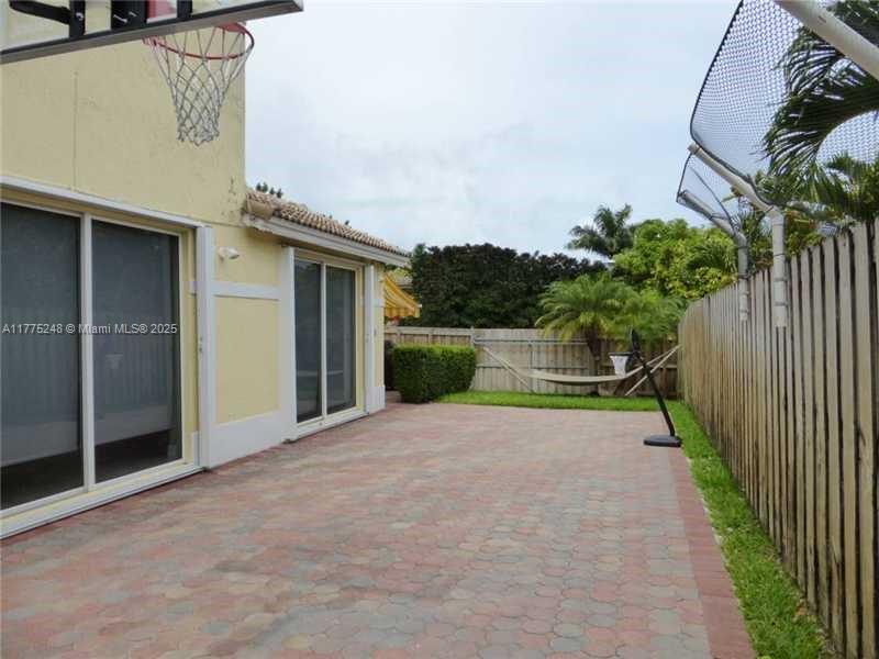 KARENERO FALLS - Residential Lease