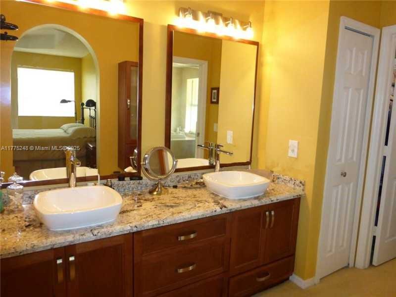 KARENERO FALLS - Residential Lease