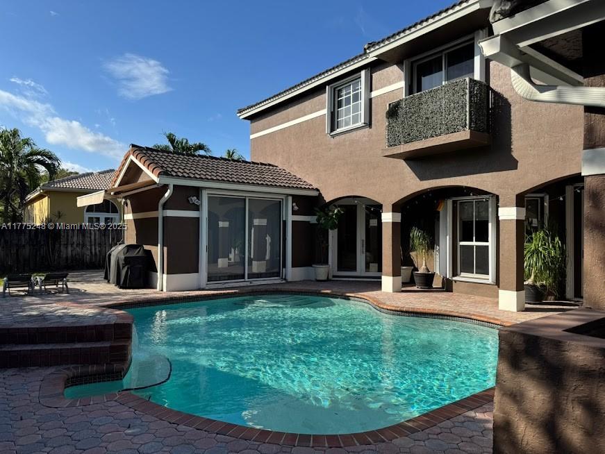 KARENERO FALLS - Residential Lease