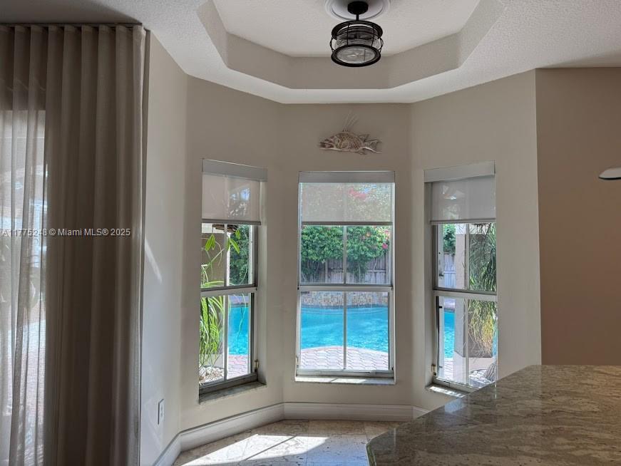 KARENERO FALLS - Residential Lease