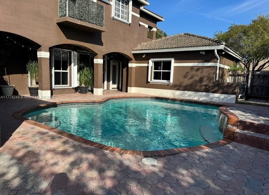 KARENERO FALLS - Residential Lease