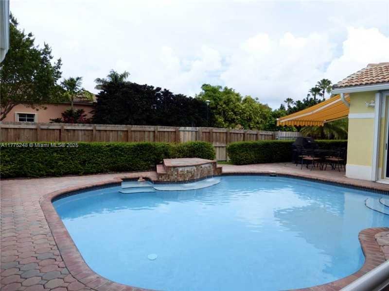 KARENERO FALLS - Residential Lease
