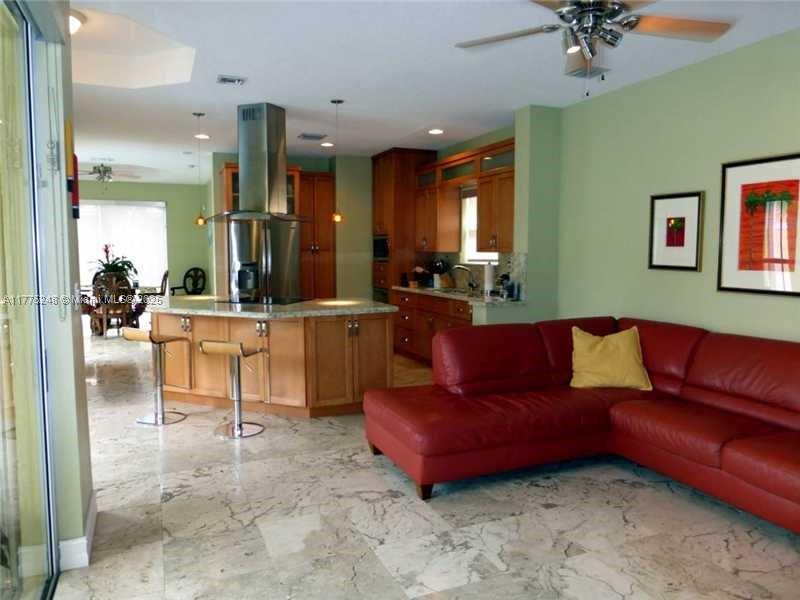 KARENERO FALLS - Residential Lease