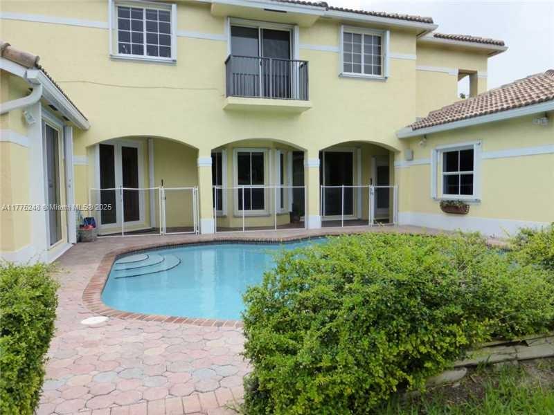 KARENERO FALLS - Residential Lease
