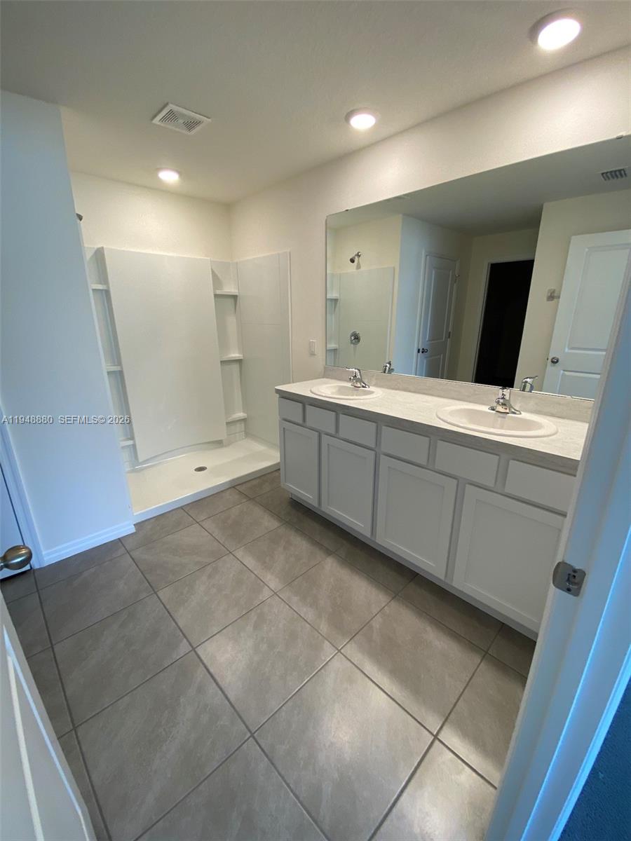 GREYSTONE HILLS PAHSE TWO - Residential