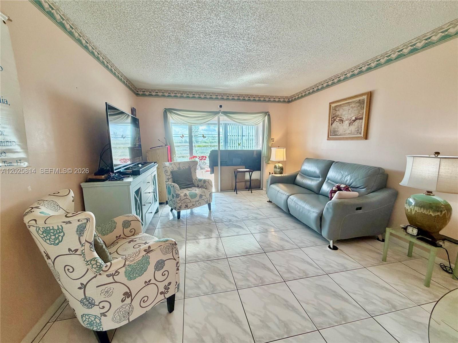LAUDERDALE OAKS CONDO XV - Residential