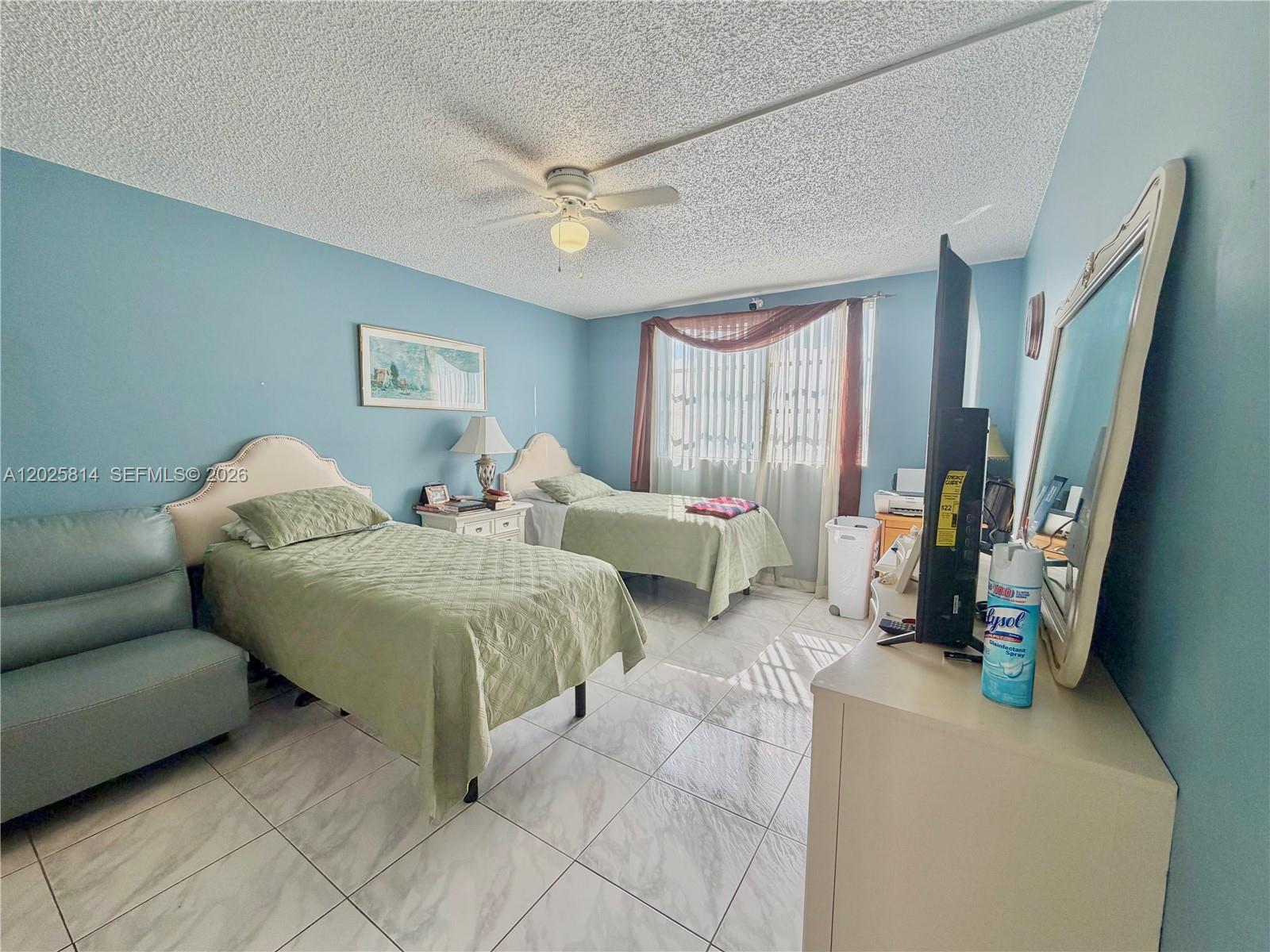 LAUDERDALE OAKS CONDO XV - Residential