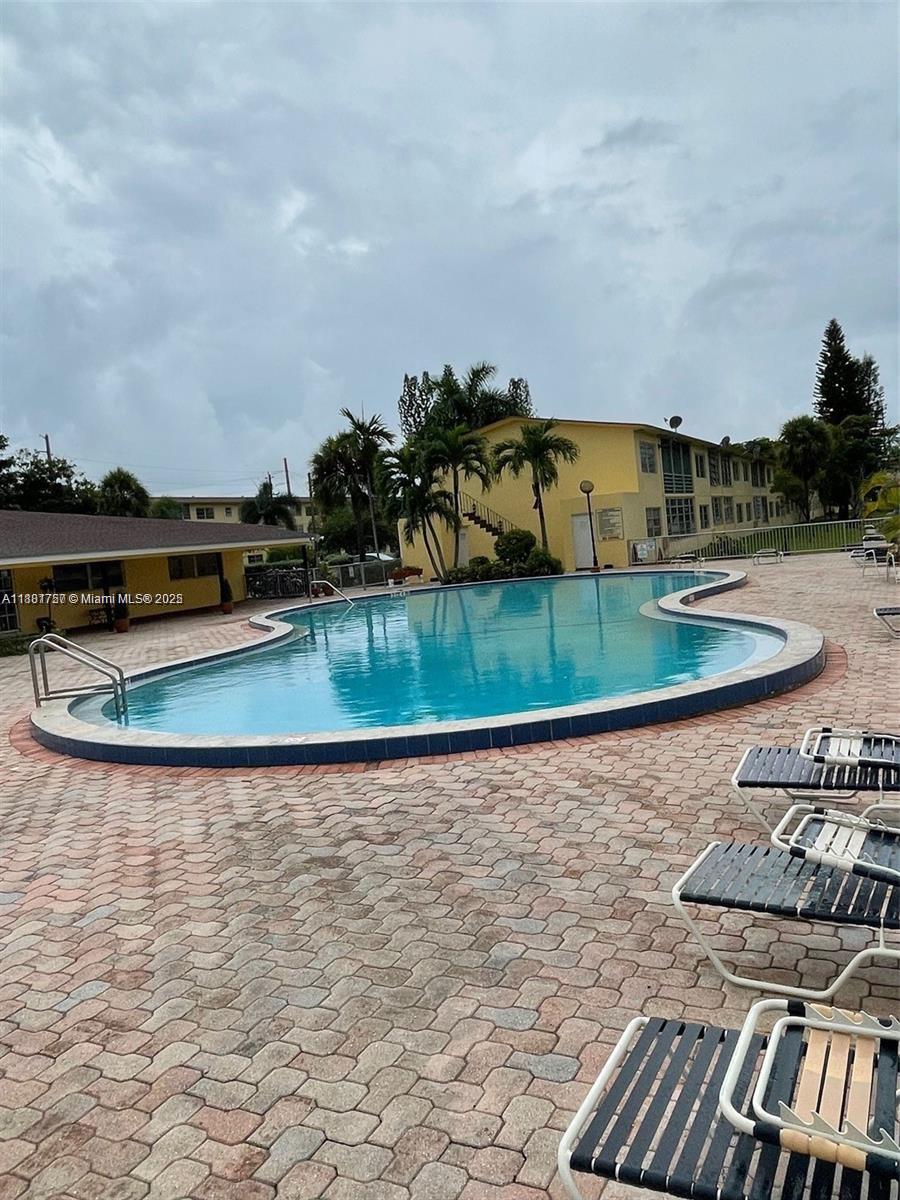 Rare opportunity to buy a 2 bedroom in Biscayne Lake gardens community. This property is centrally located in the heart of Aventura.