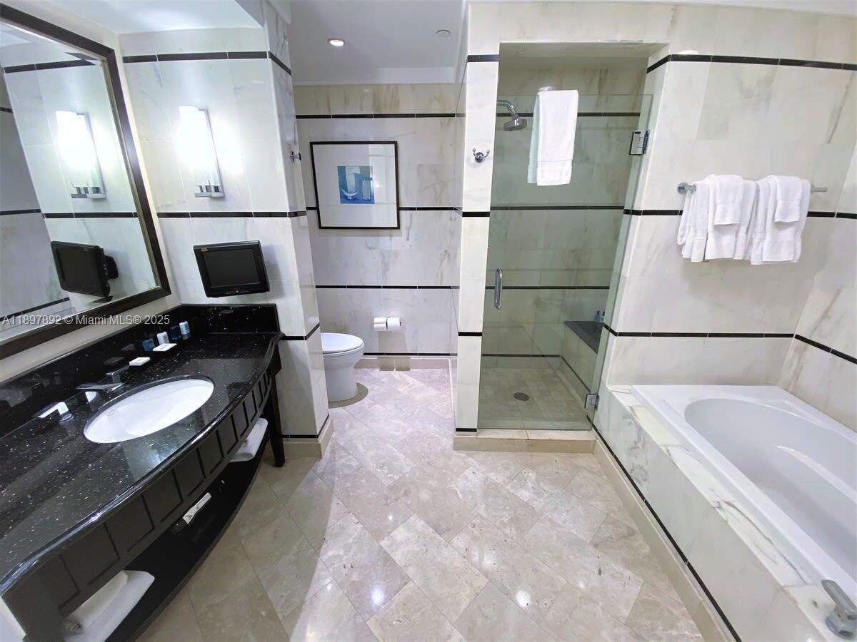 FONTAINEBLEAU III OCEAN C - Residential