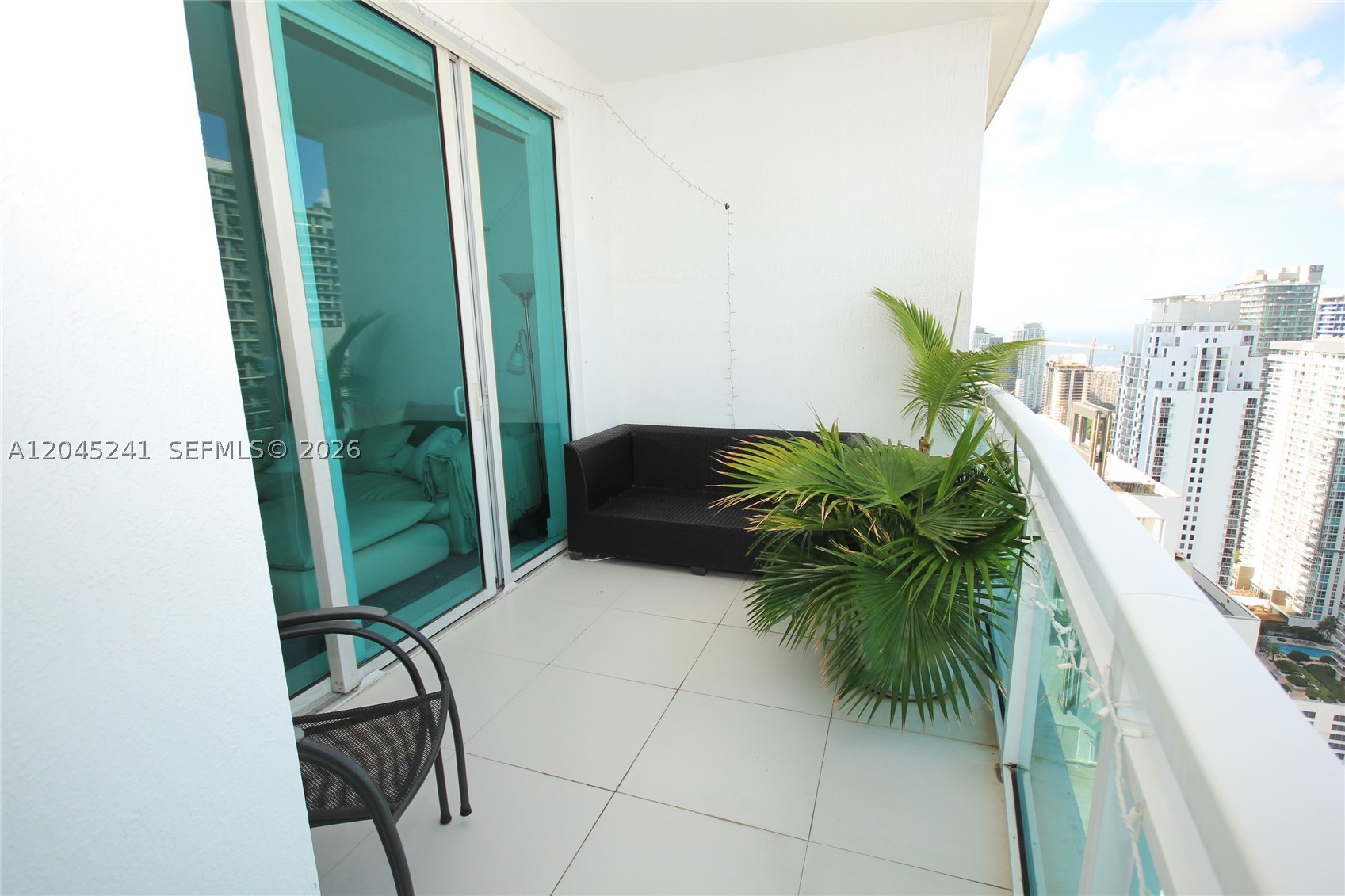 THE PLAZA 851 BRICKELL CON - Residential Lease