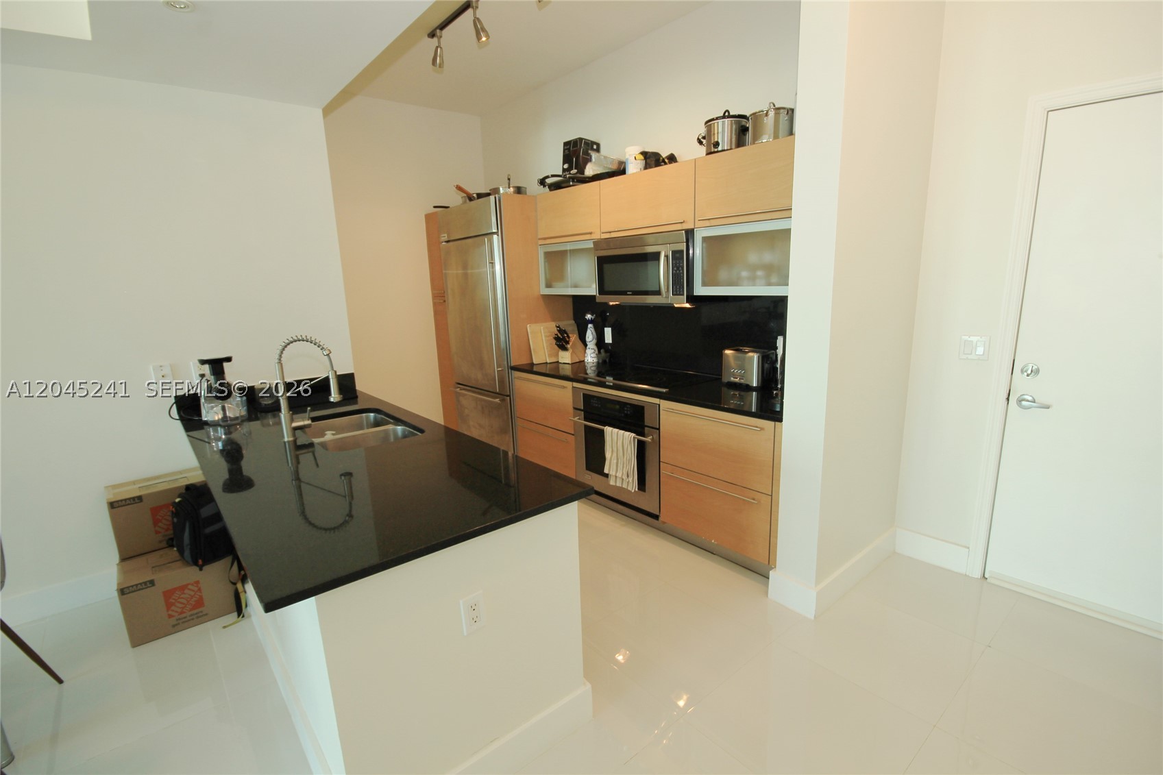 THE PLAZA 851 BRICKELL CON - Residential Lease