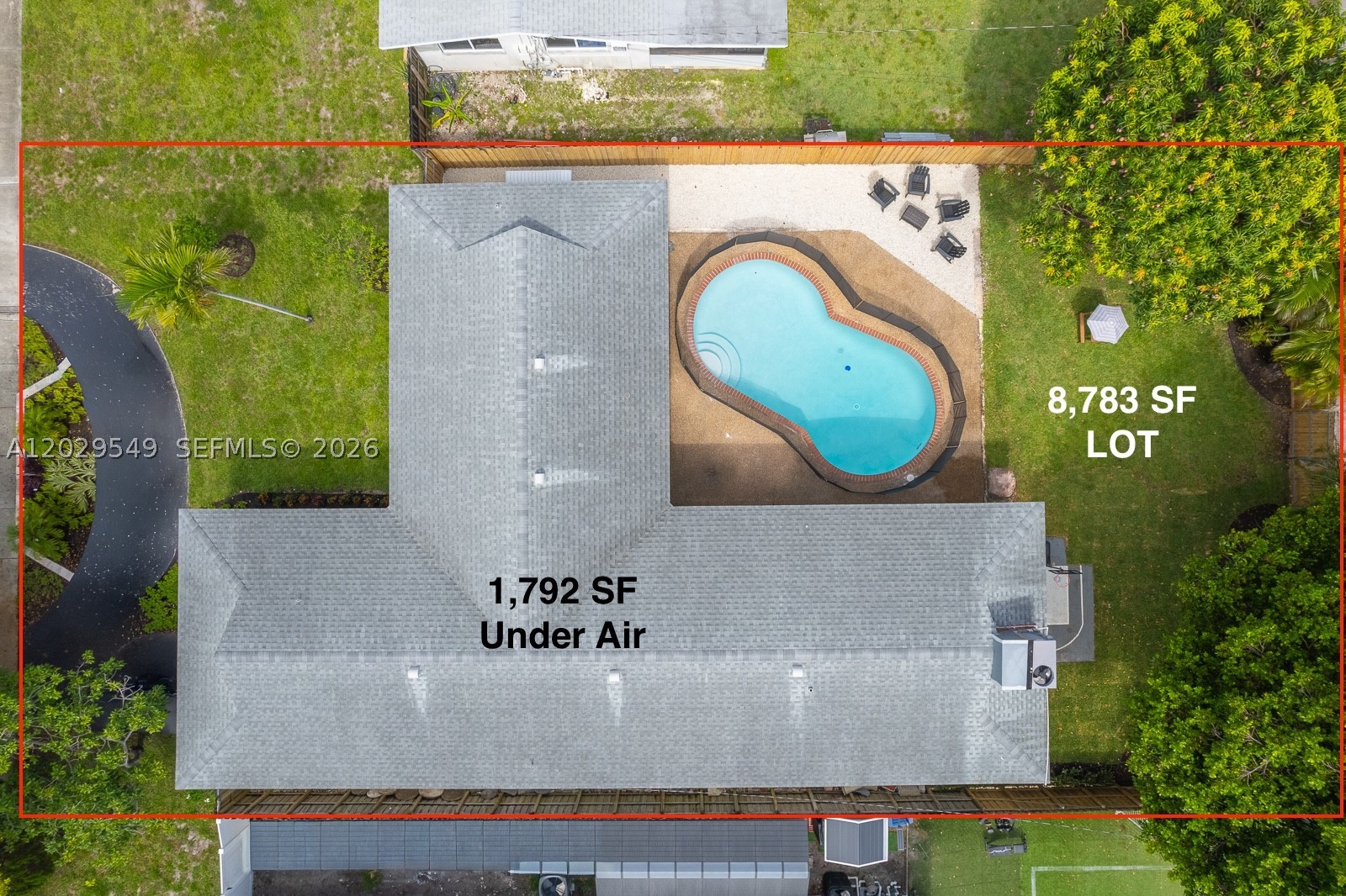 HOLLYWOOD HILLS - Residential