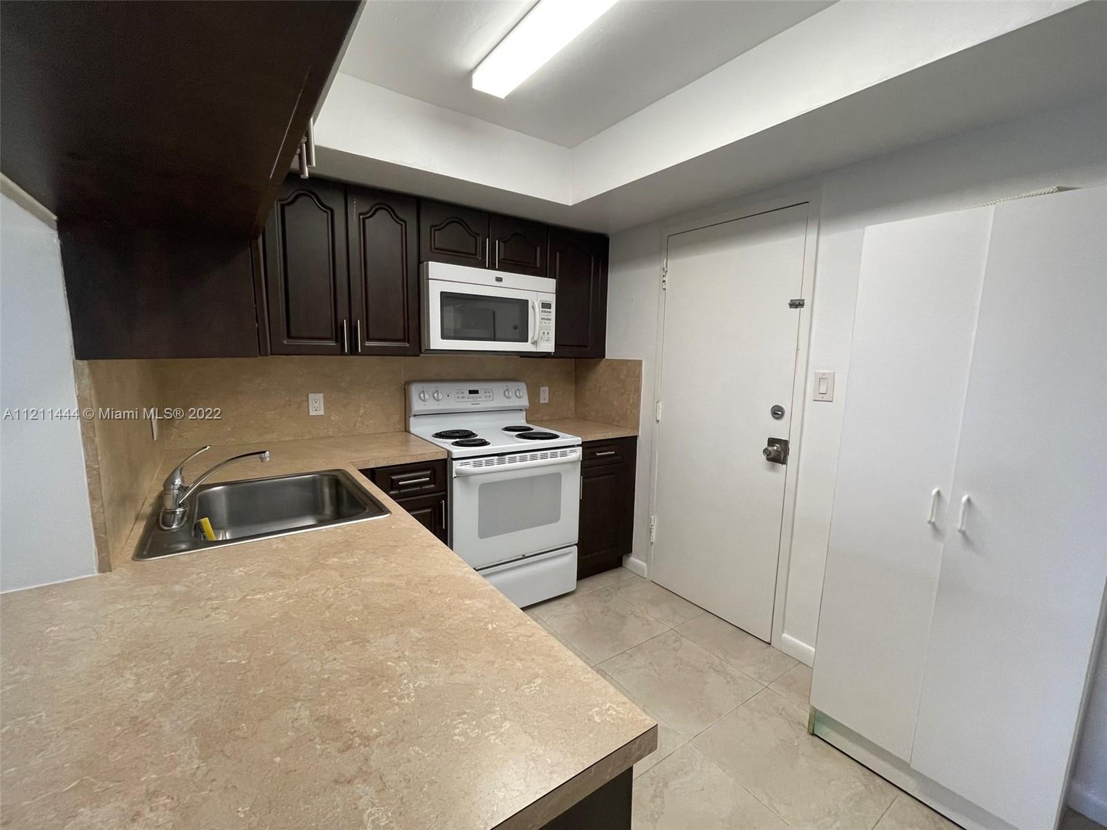 FOUNTAINVIEW CONDO NO 3 - Residential Lease