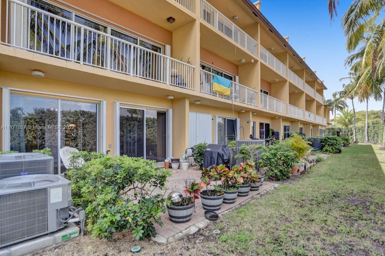 MARINA COVE AT HARBOR VIL - Residential