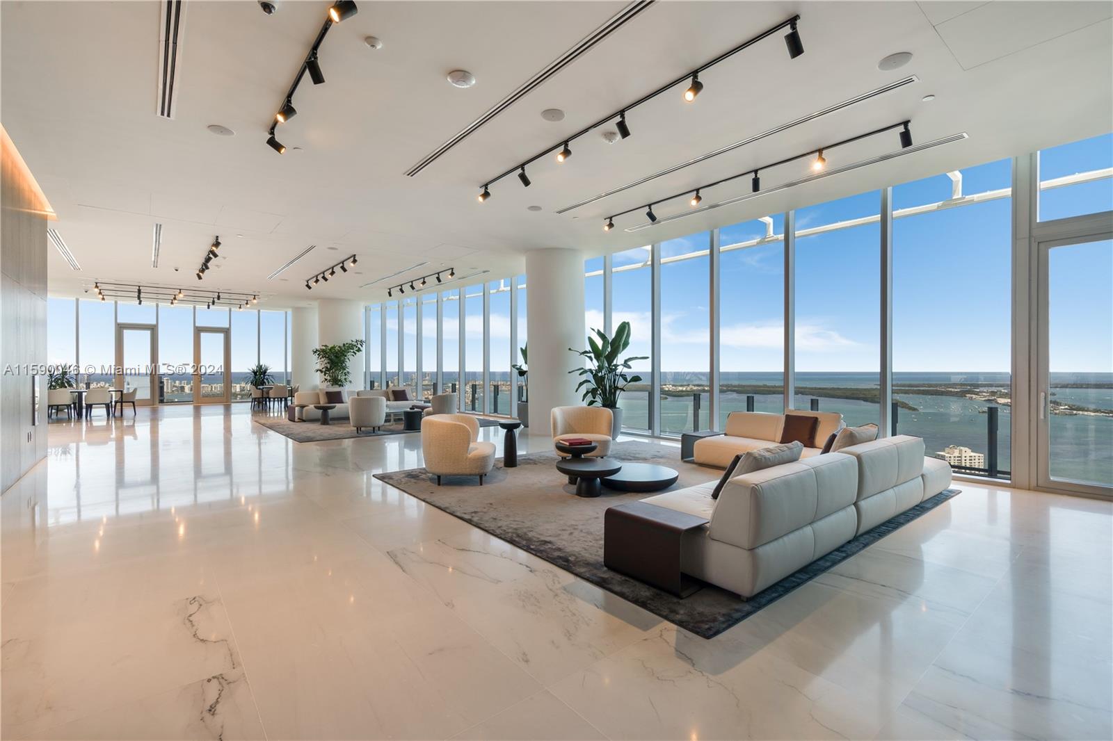 ASTON MARTIN RESIDENCES - Residential