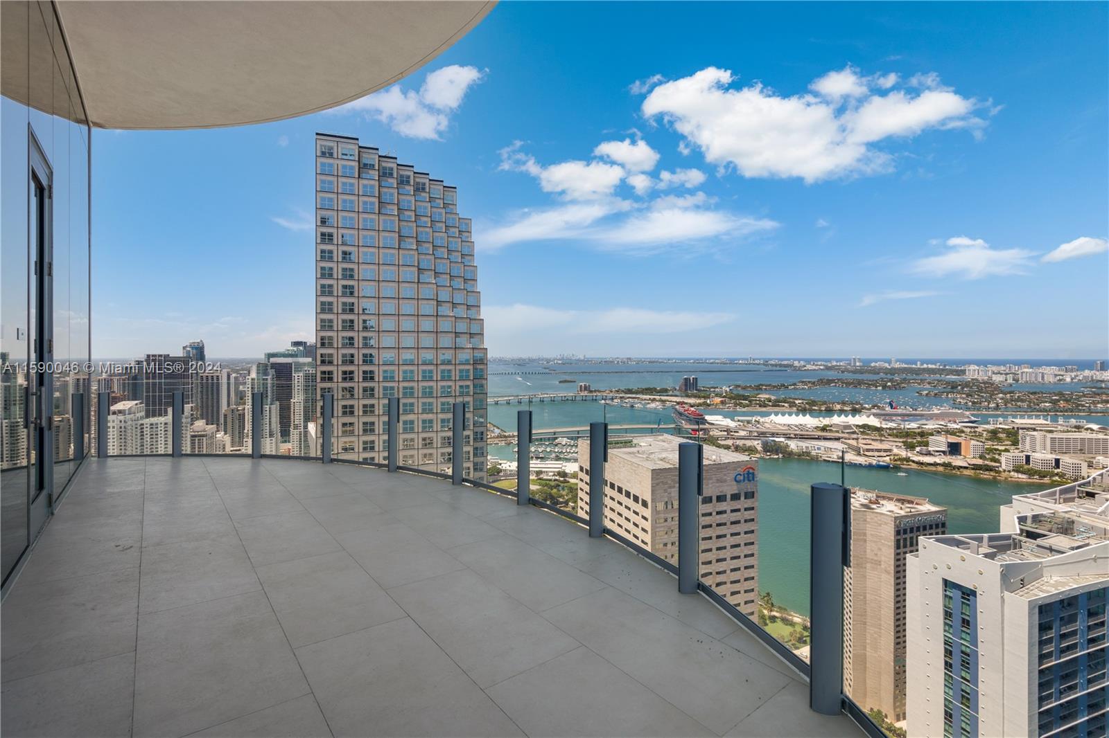 ASTON MARTIN RESIDENCES - Residential