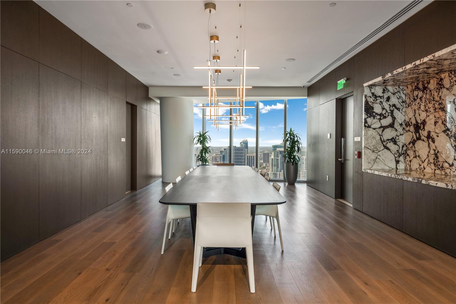 ASTON MARTIN RESIDENCES - Residential