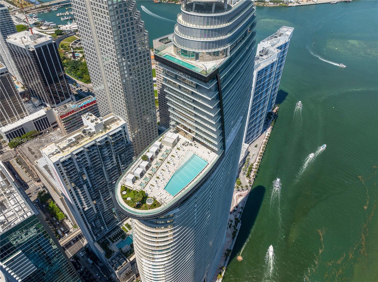 ASTON MARTIN RESIDENCES - Residential