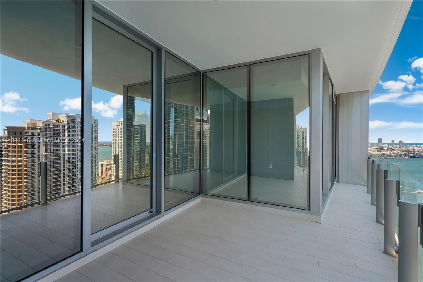 ASTON MARTIN RESIDENCES - Residential