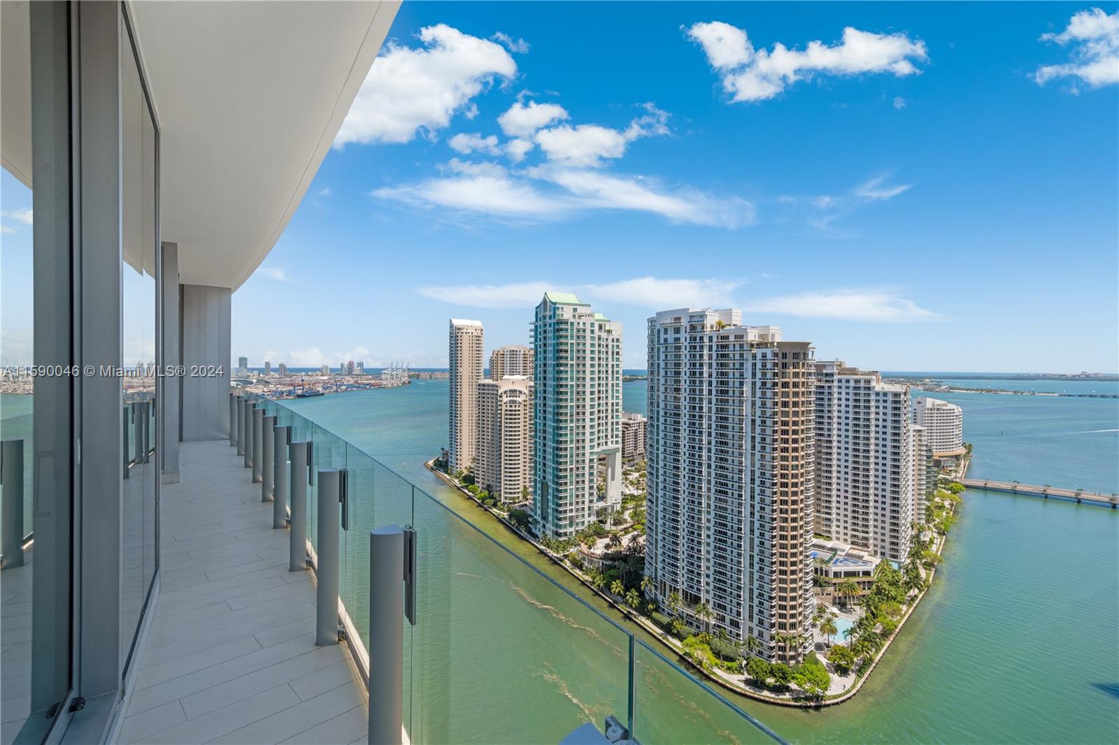 ASTON MARTIN RESIDENCES - Residential