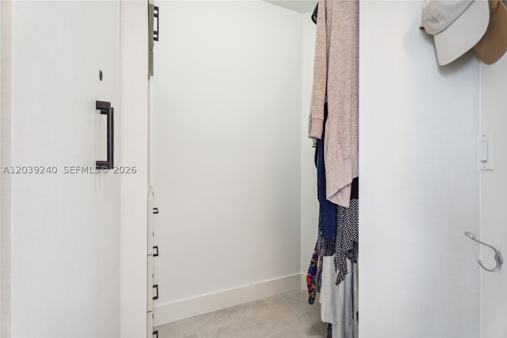 LA PERLA CONDO - Residential