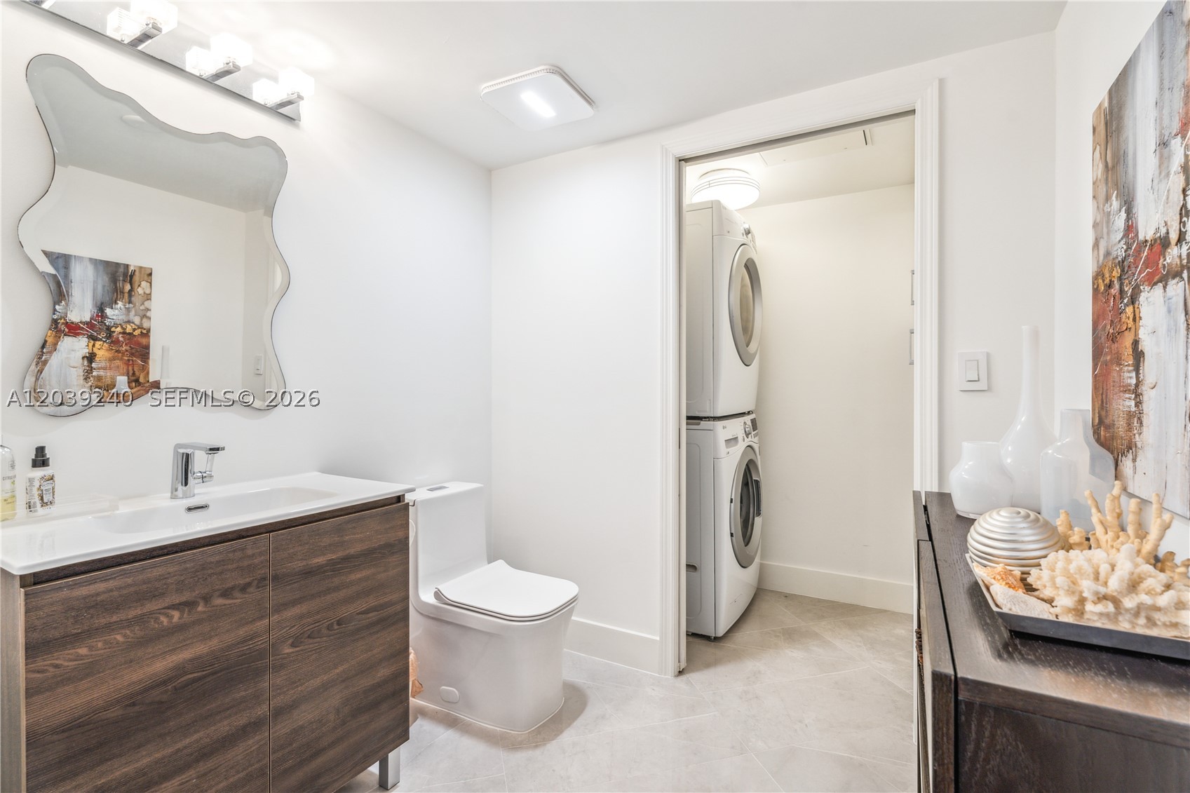 LA PERLA CONDO - Residential