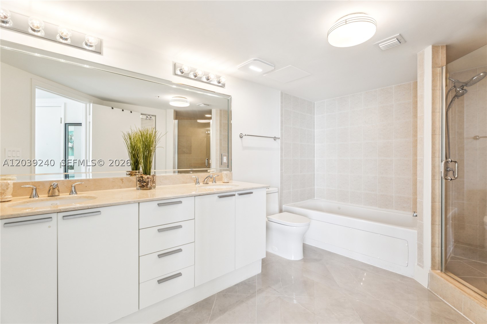 LA PERLA CONDO - Residential
